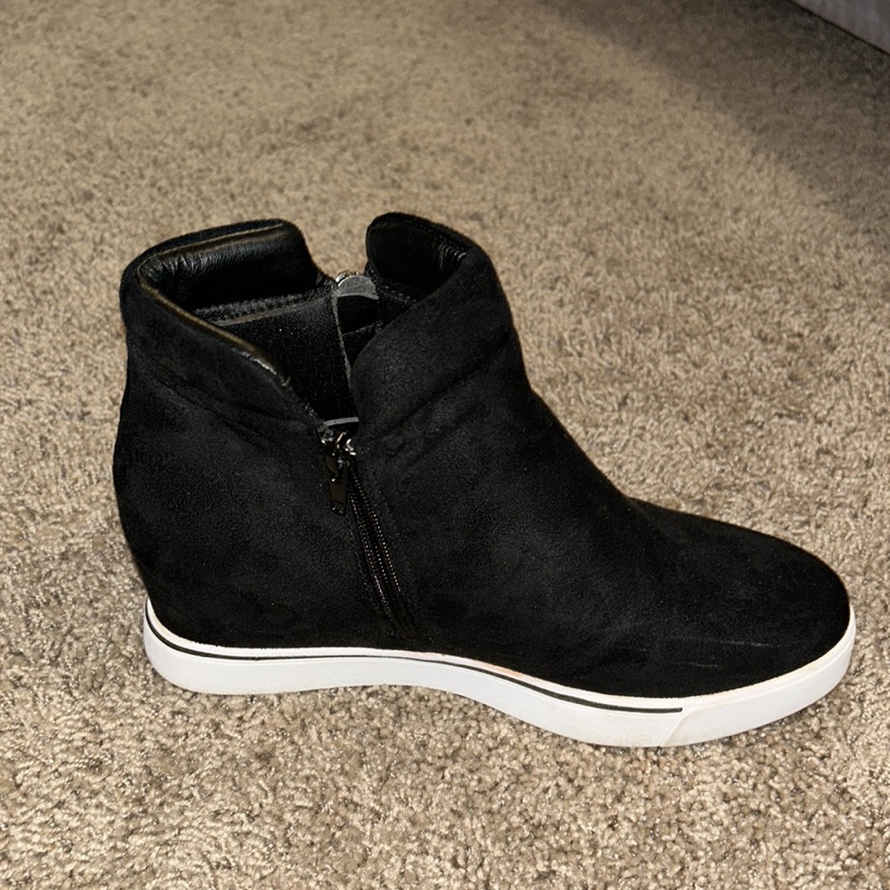 Women’s black boots from Maurices (size 8.5). Only worn a couple of times! - Picture 3 of 5